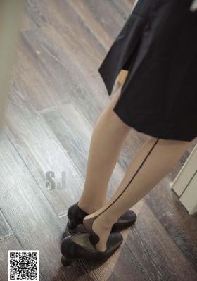 一部皇上吃宫女奶三级