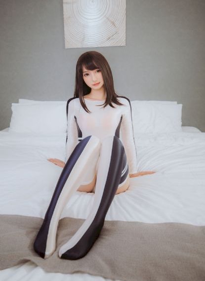 和三个婕子做受hd